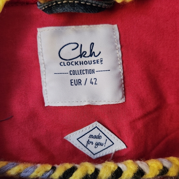 Jean jacket with red panels - Picture 3 of 4